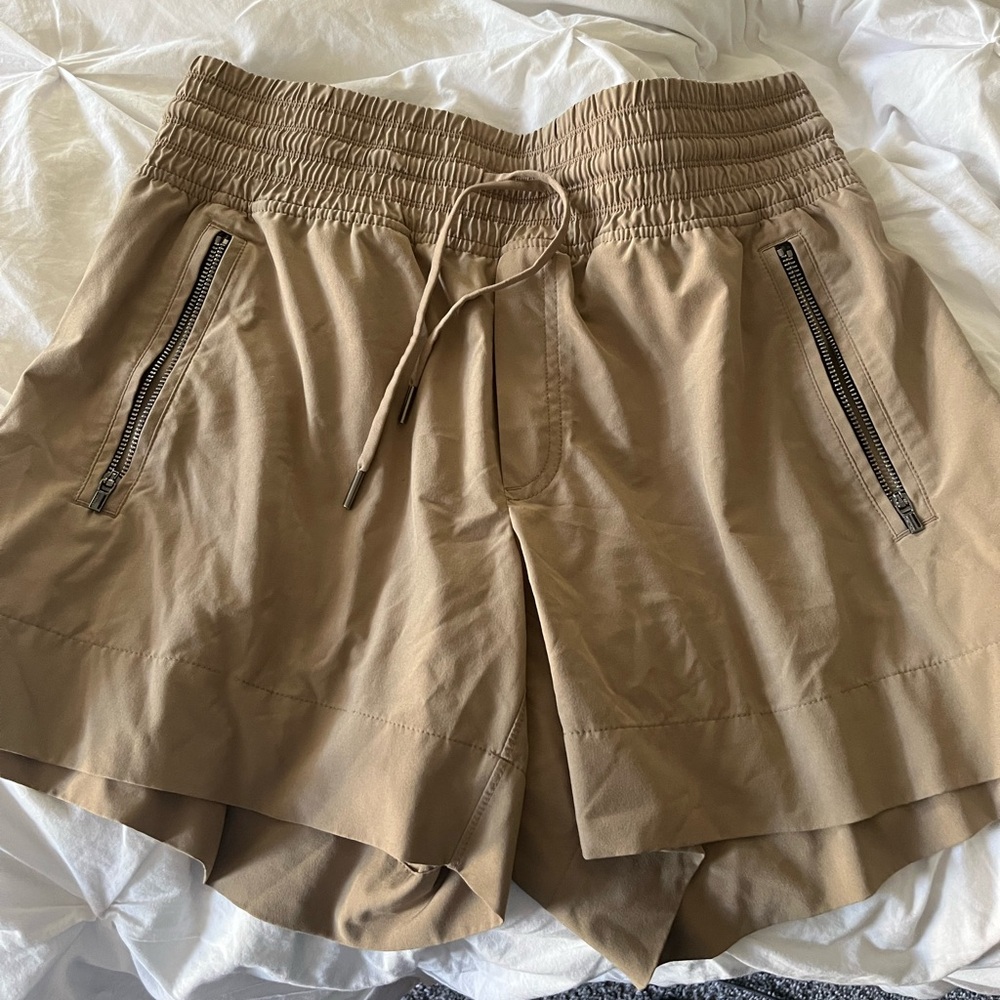 Athleta Camden Short Khaki Color Size 8